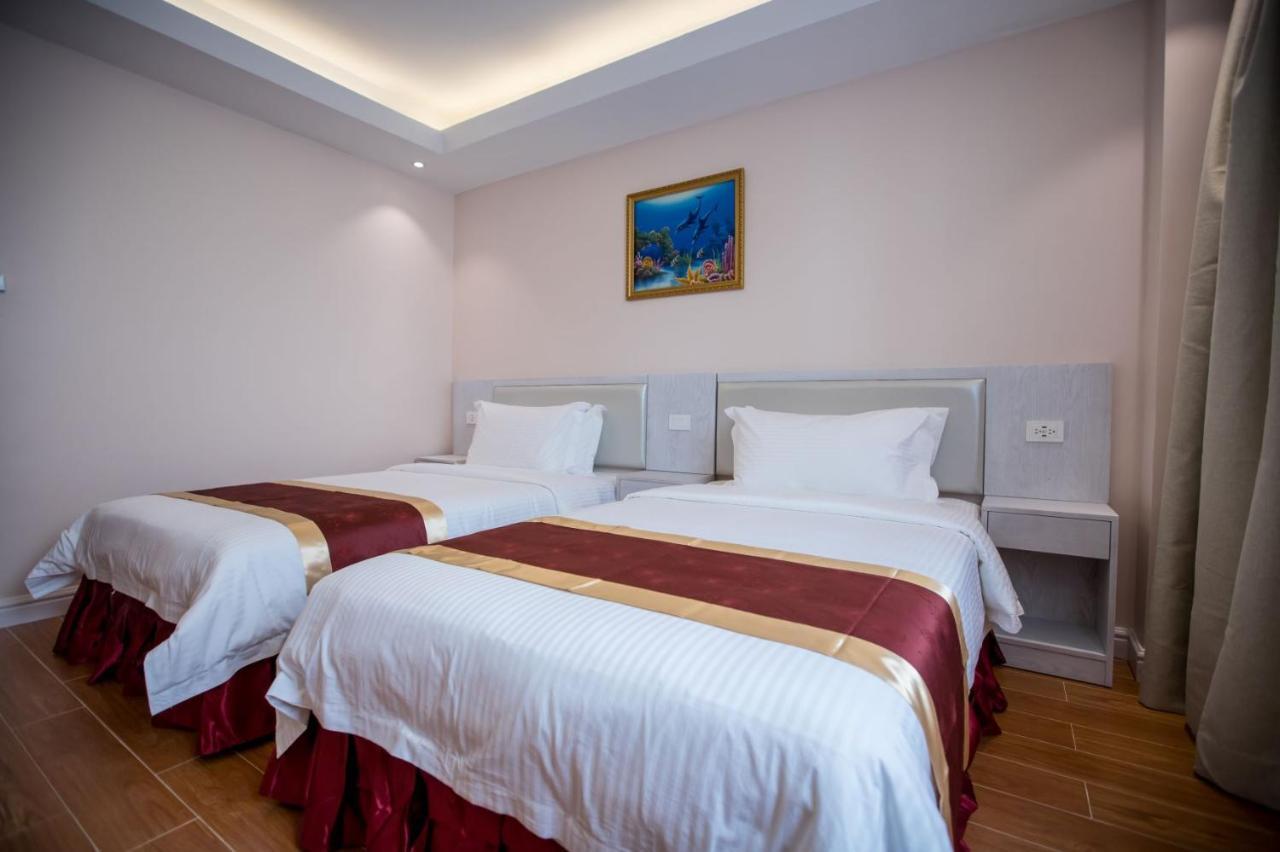 Hotel Americano Garapan Bagian luar foto