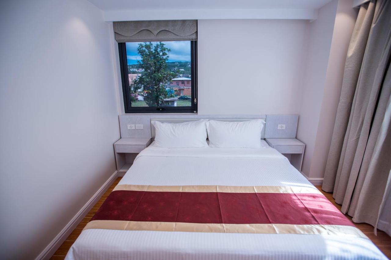 Hotel Americano Garapan Bagian luar foto